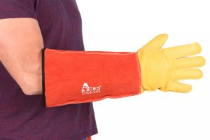 animal handling gauntlet glove